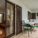 Pet Friendly Apartment In Porec With Wifi * Poreč