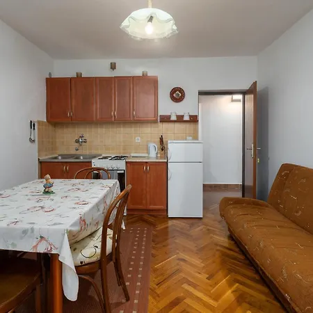 Pet Friendly Apartment In Porec With Wifi * Poreč