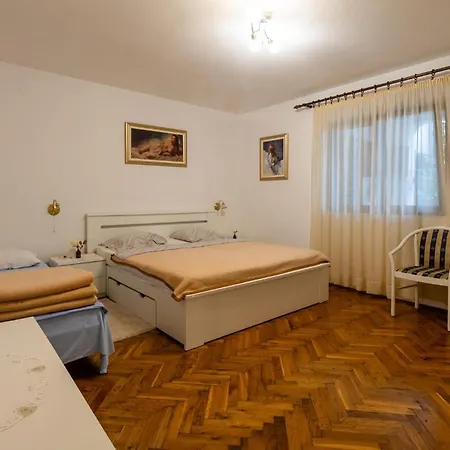 Apartamento Pet Friendly Apartment In Porec With Wifi