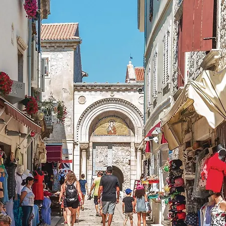 Pet Friendly Apartment In Porec With Wifi * Poreč