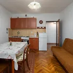 Pet Friendly Apartment In Porec With Wifi * Πόρετς